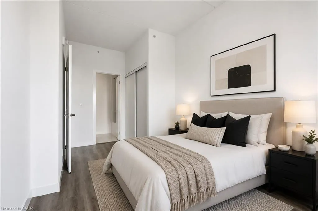 15 Queen Street S #1302