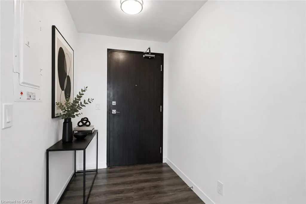 15 Queen Street S #1302