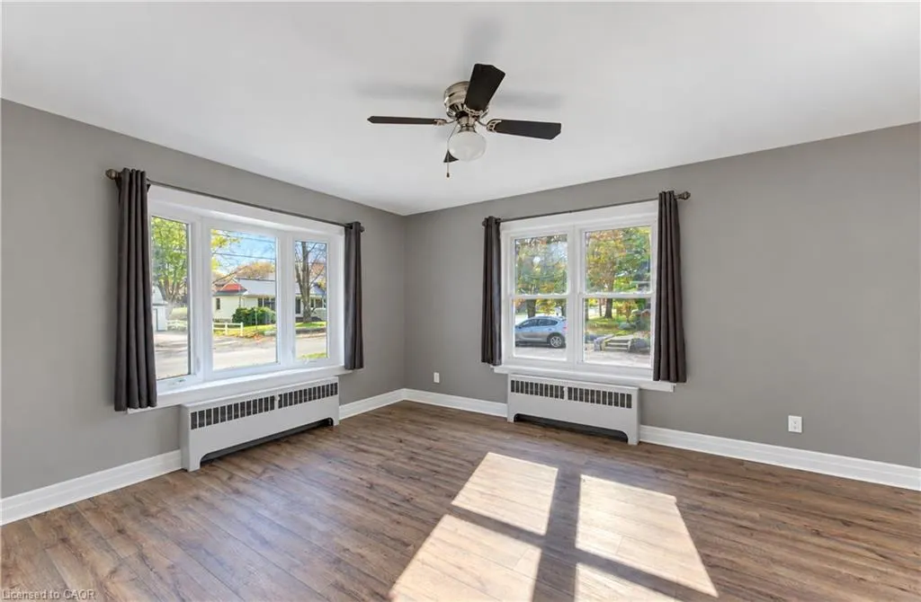 16 Snyder Avenue S