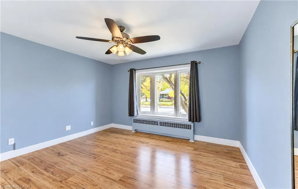 16 Snyder Avenue S