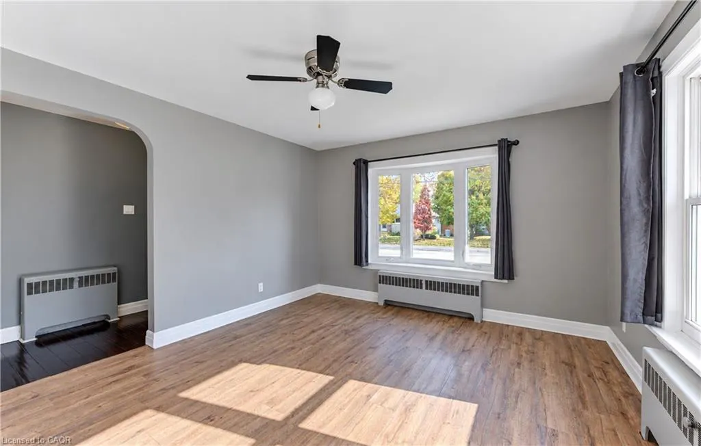16 Snyder Avenue S