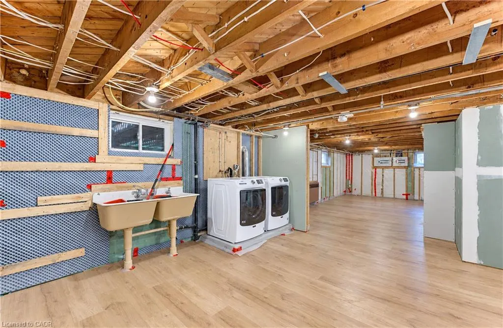 16 Snyder Avenue S