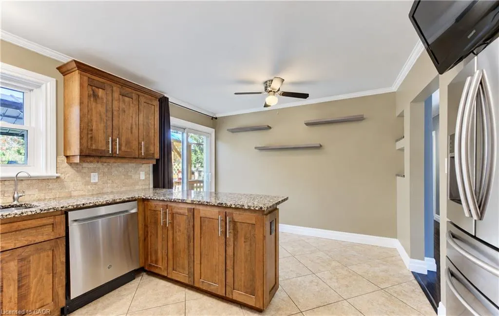 16 Snyder Avenue S