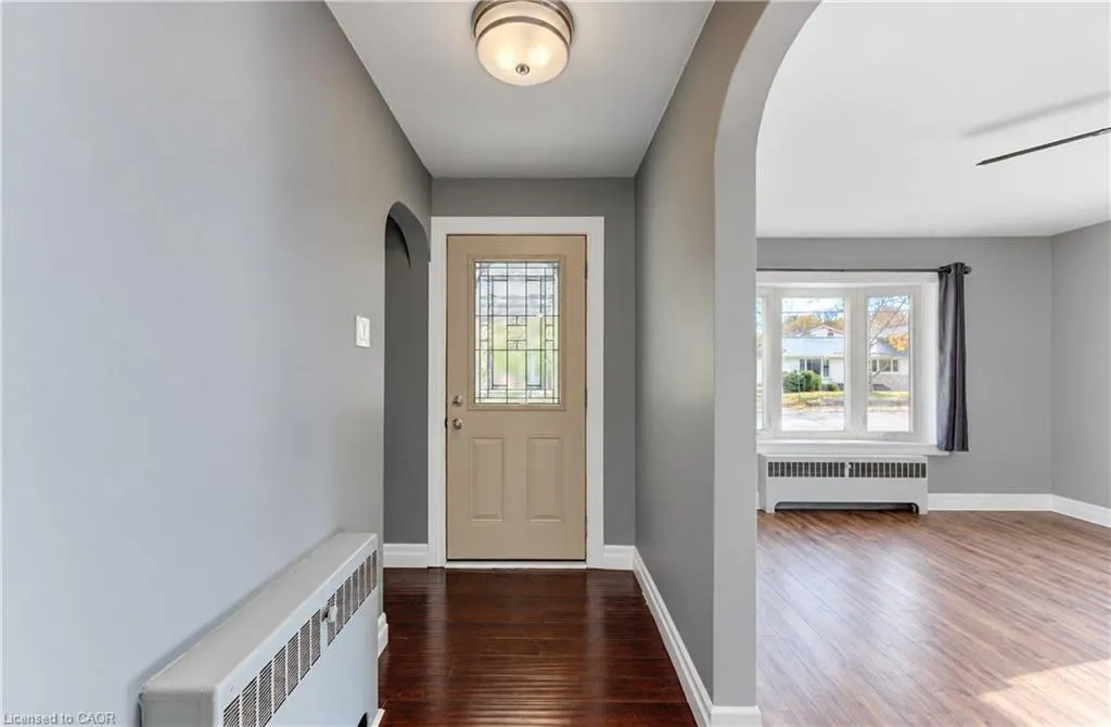 16 Snyder Avenue S