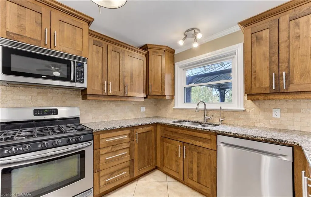 16 Snyder Avenue S