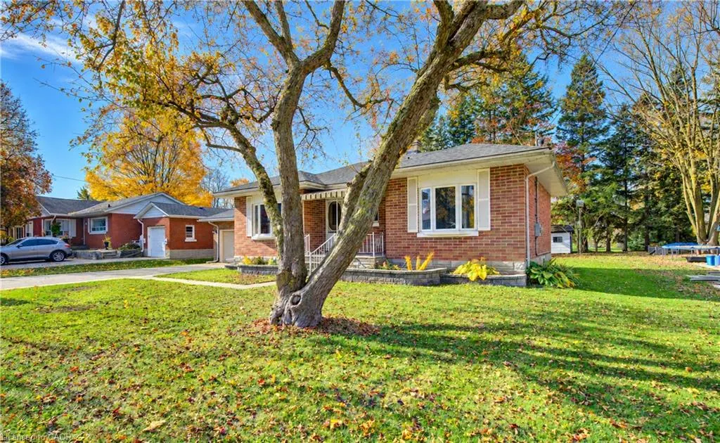 16 Snyder Avenue S