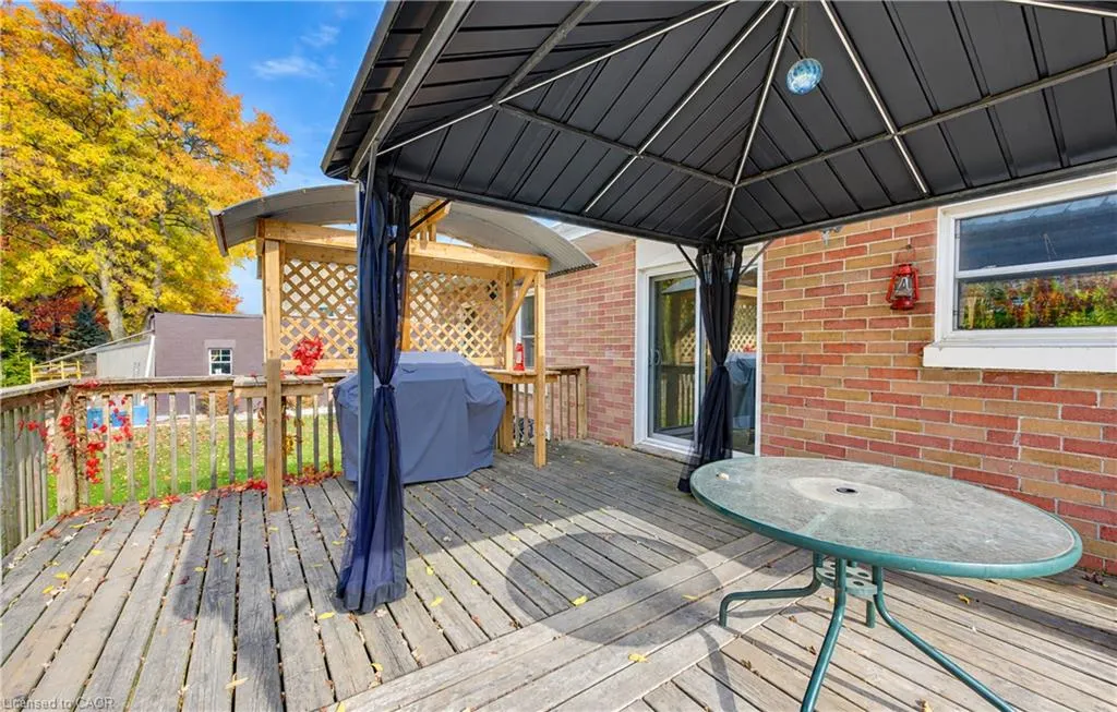 16 Snyder Avenue S