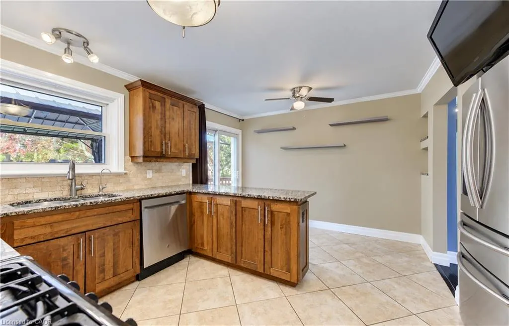 16 Snyder Avenue S