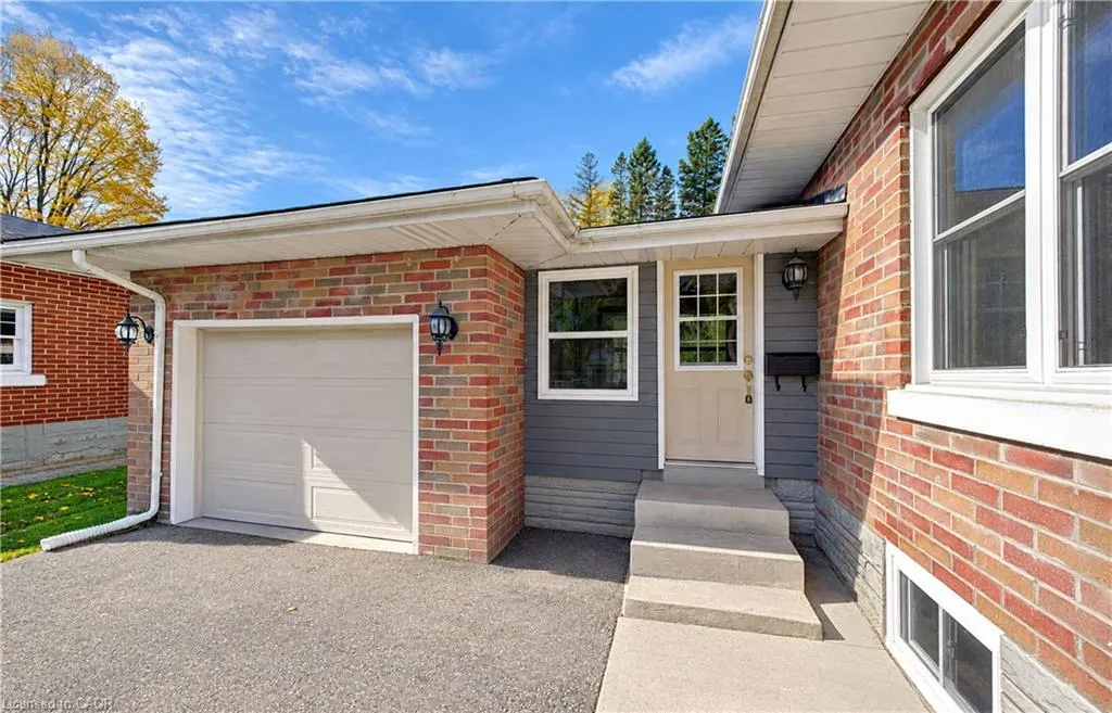 16 Snyder Avenue S