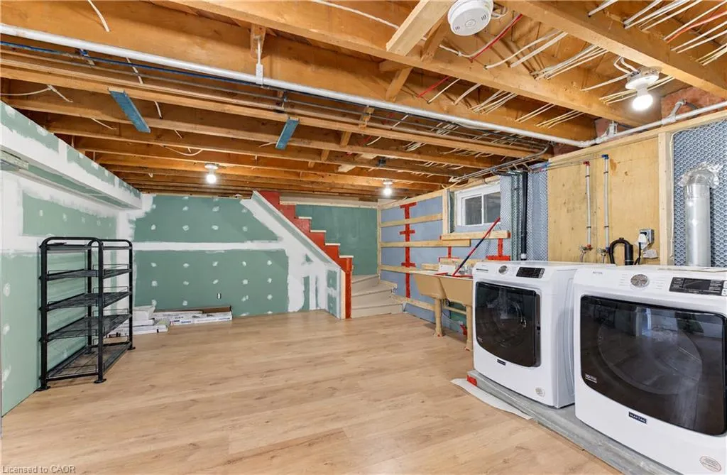 16 Snyder Avenue S
