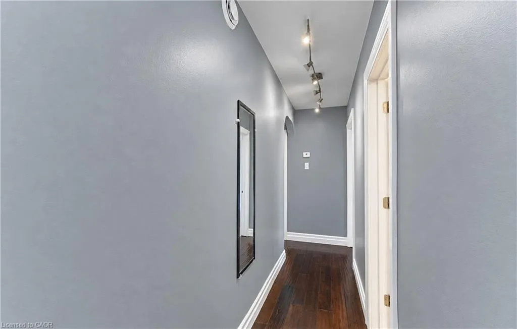 16 Snyder Avenue S
