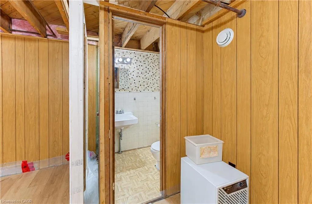 16 Snyder Avenue S
