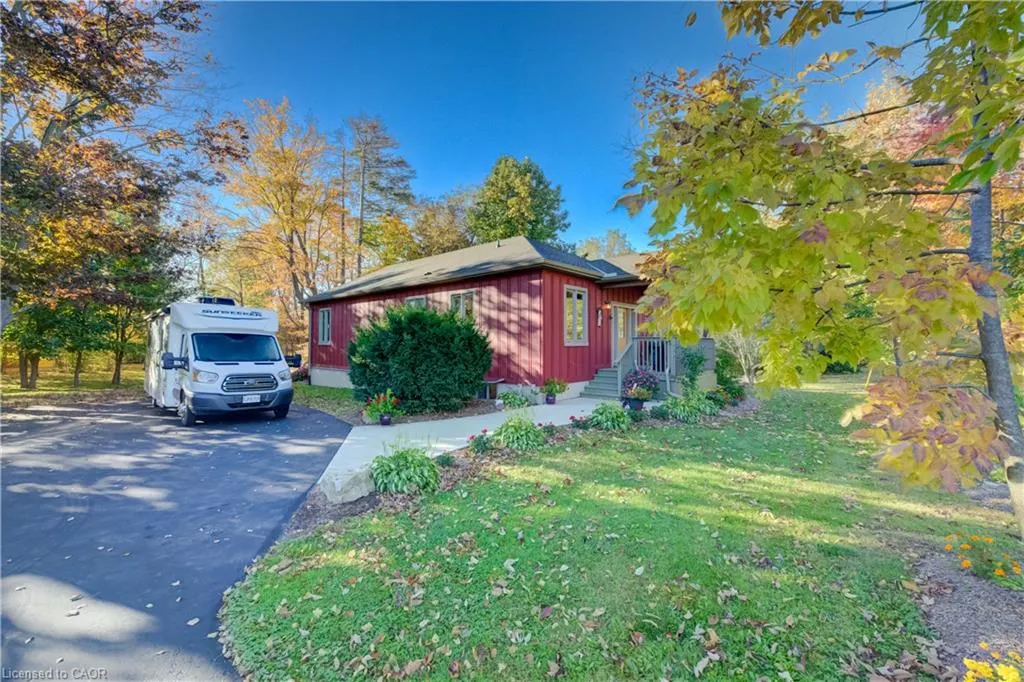1076 Front Road