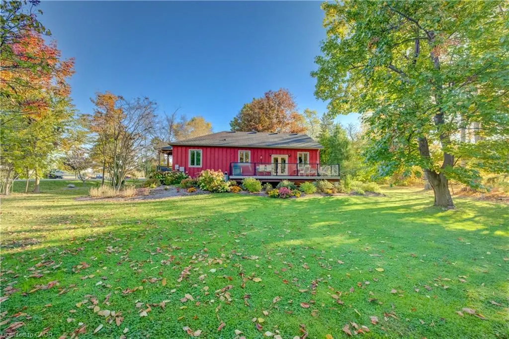 1076 Front Road