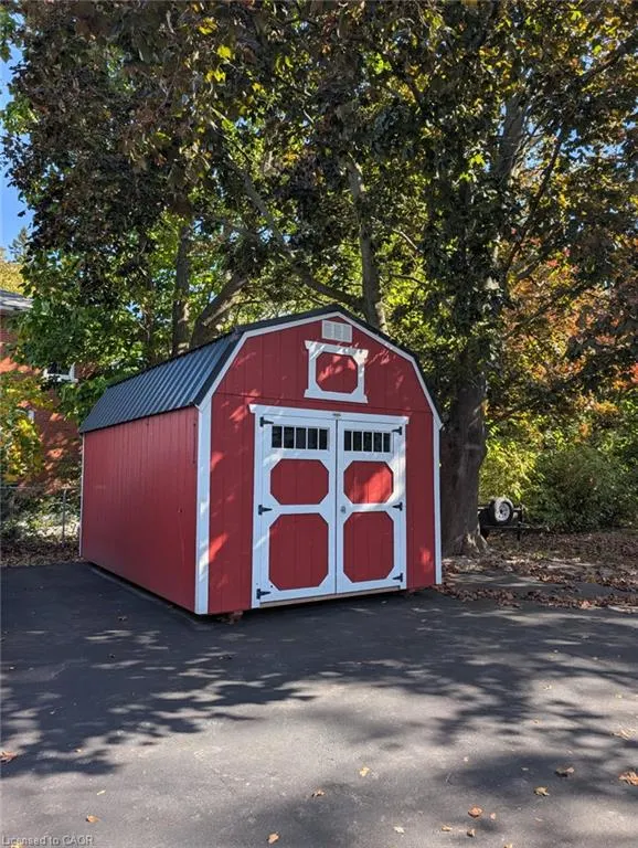 1076 Front Road