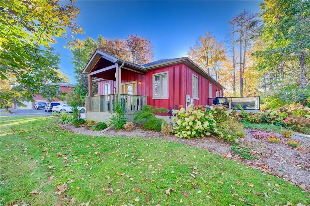 1076 Front Road