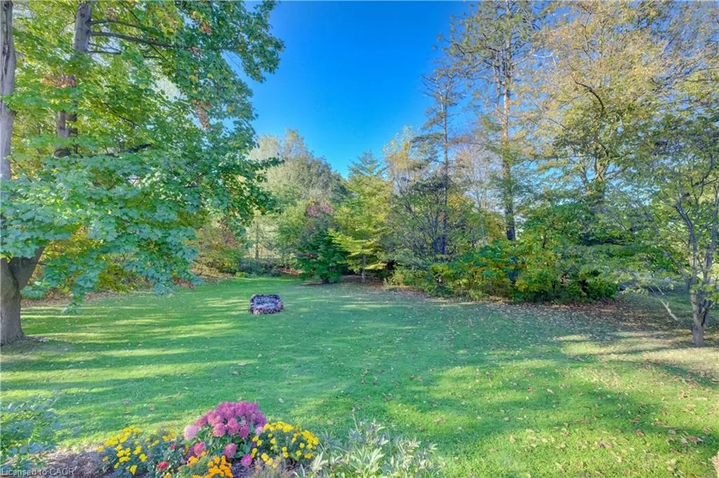 1076 Front Road