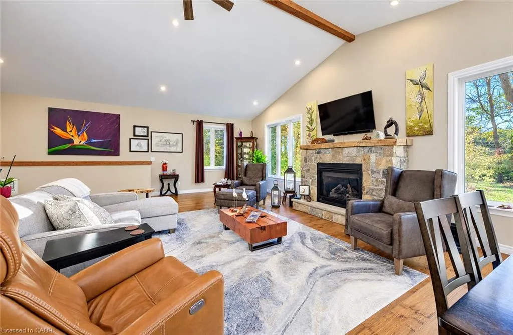 1076 Front Road