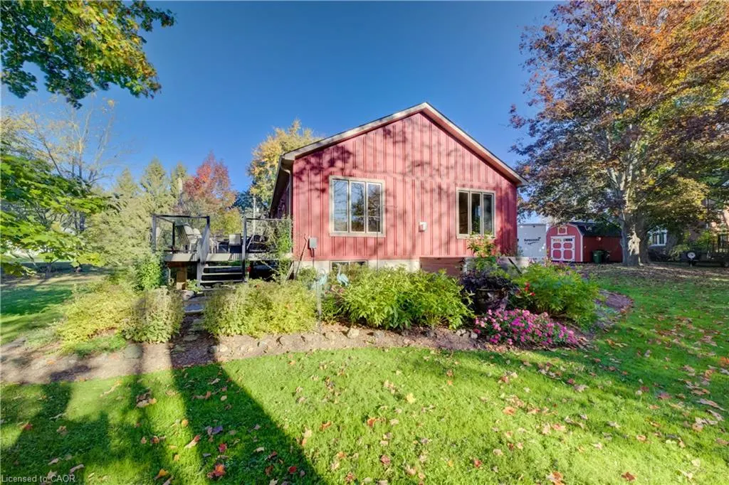 1076 Front Road