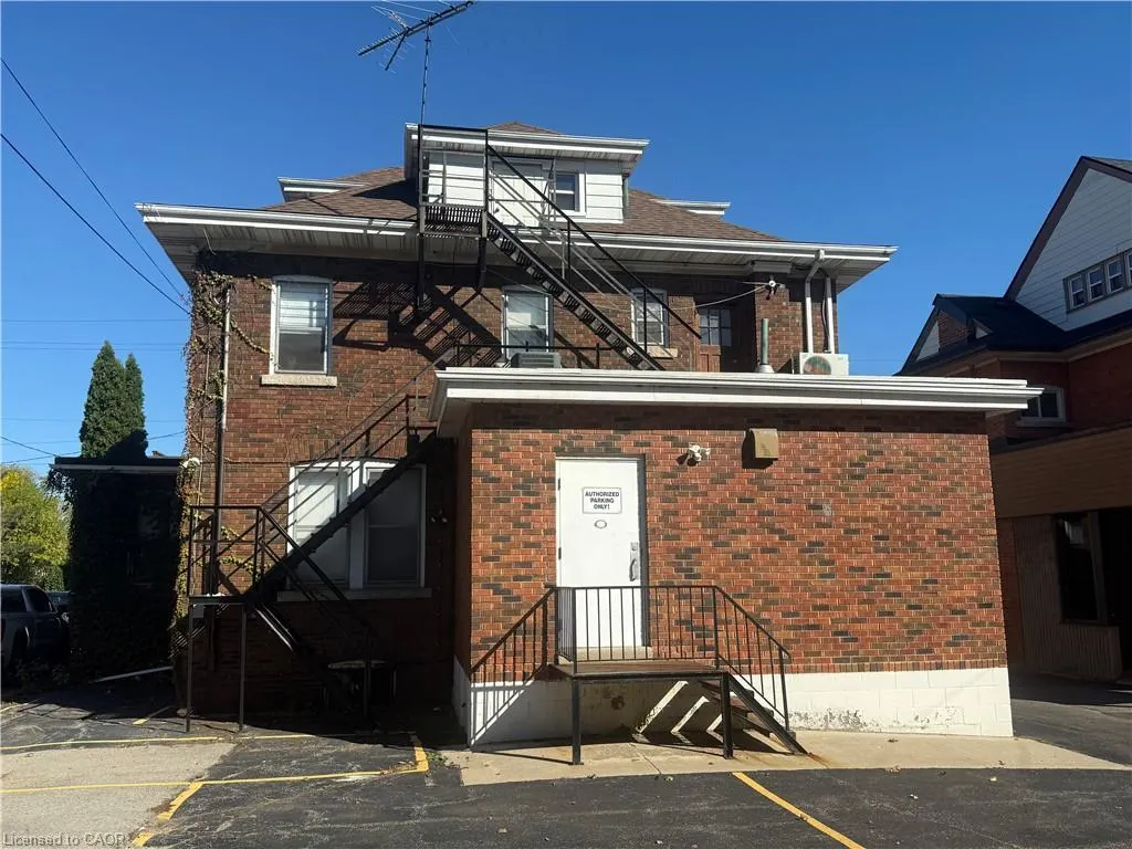 826 Main Street E