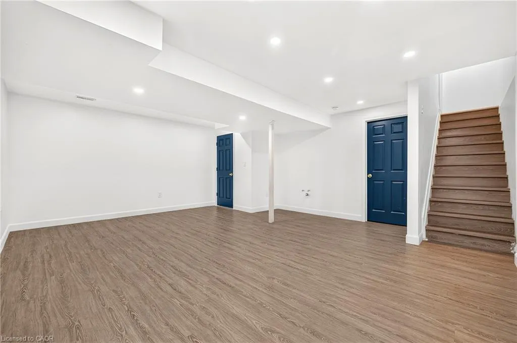 468 Doon South Drive #15