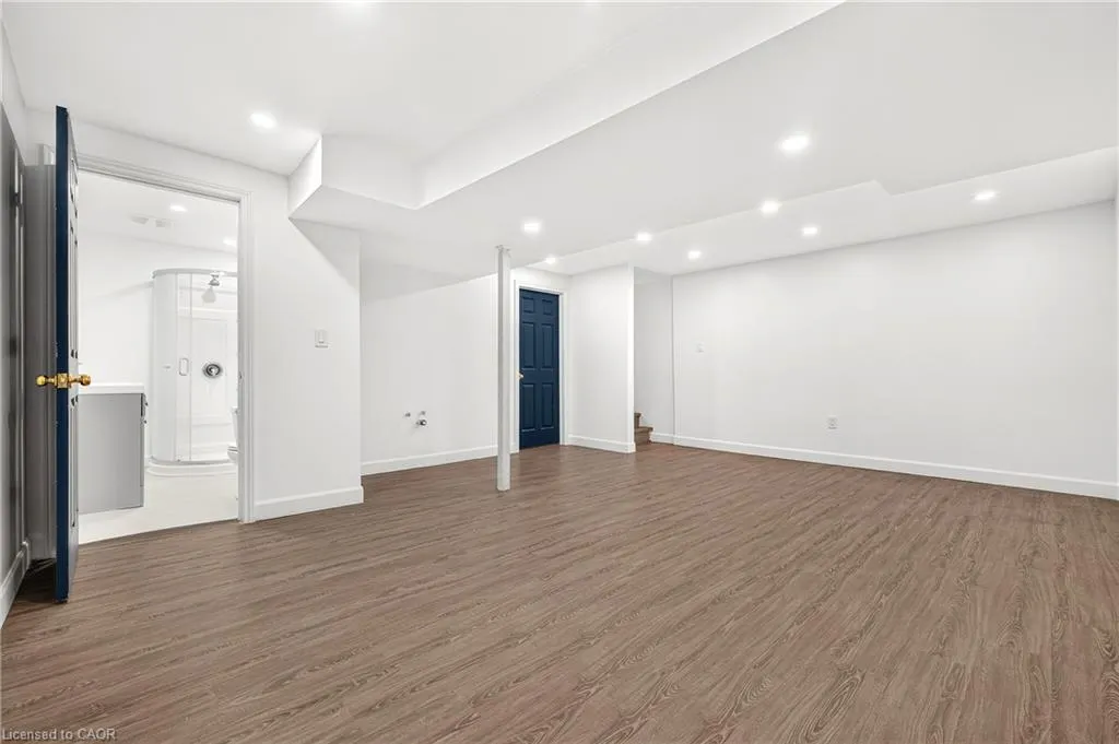 468 Doon South Drive #15