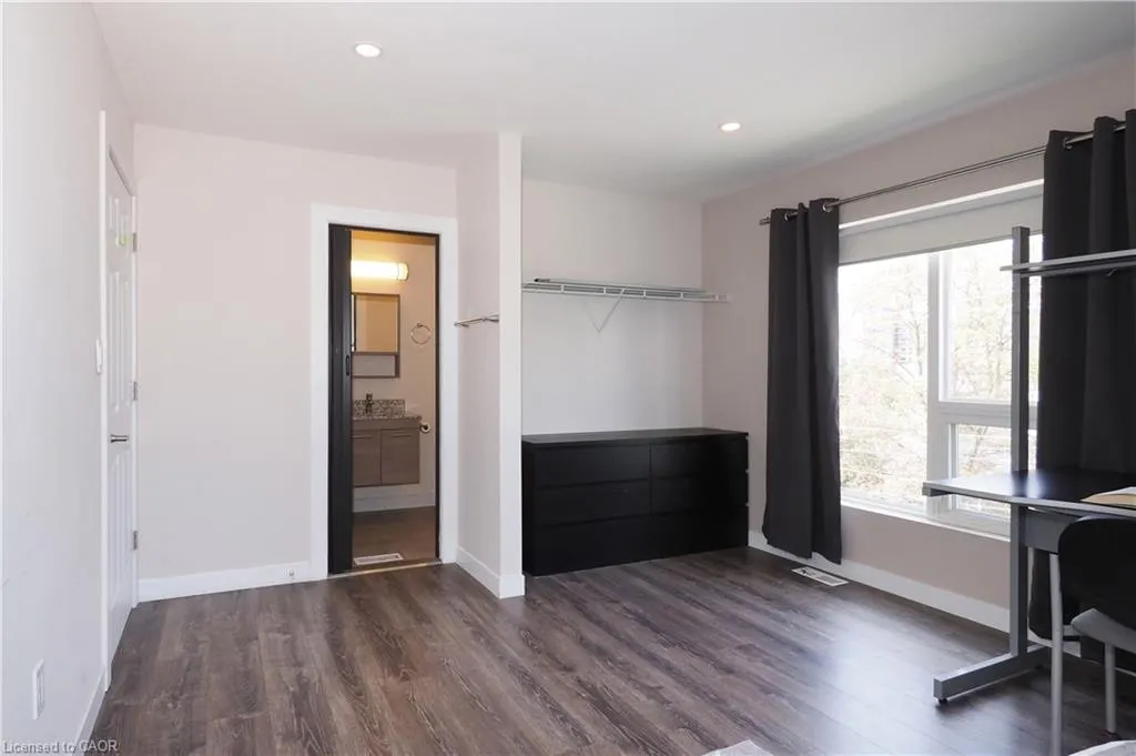 288 Albert Street #208