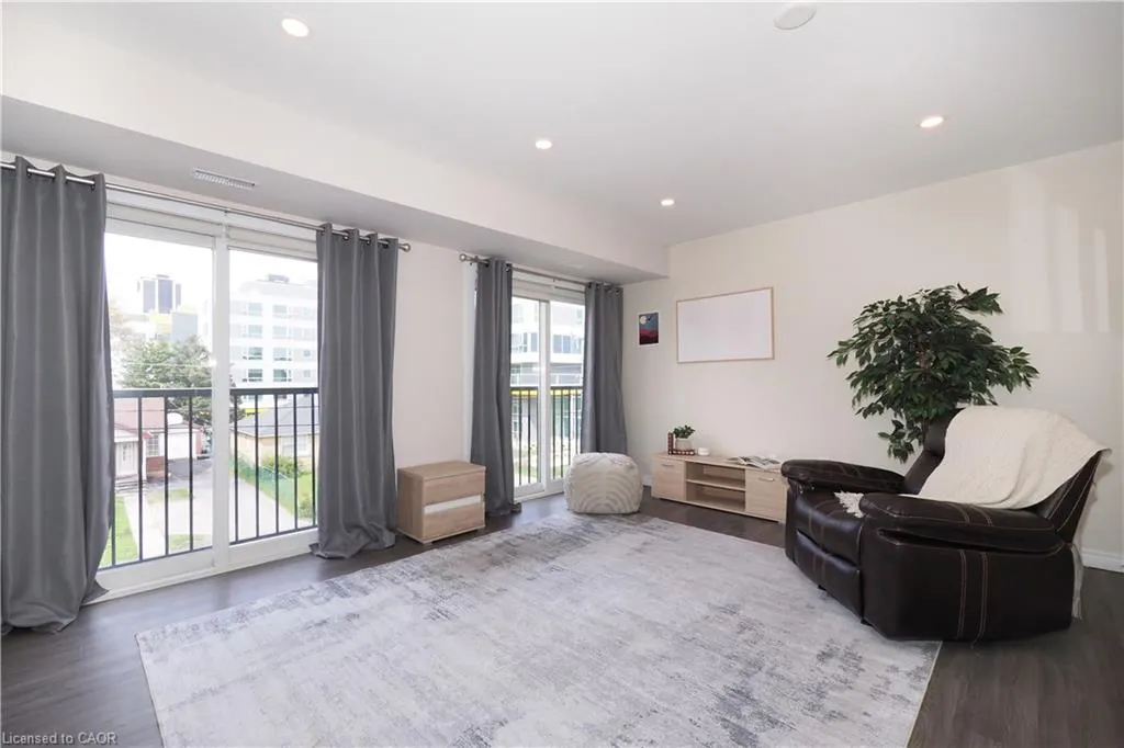 288 Albert Street #208