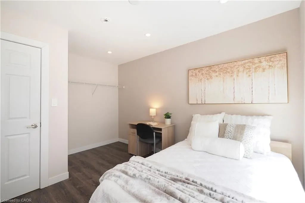 288 Albert Street #208