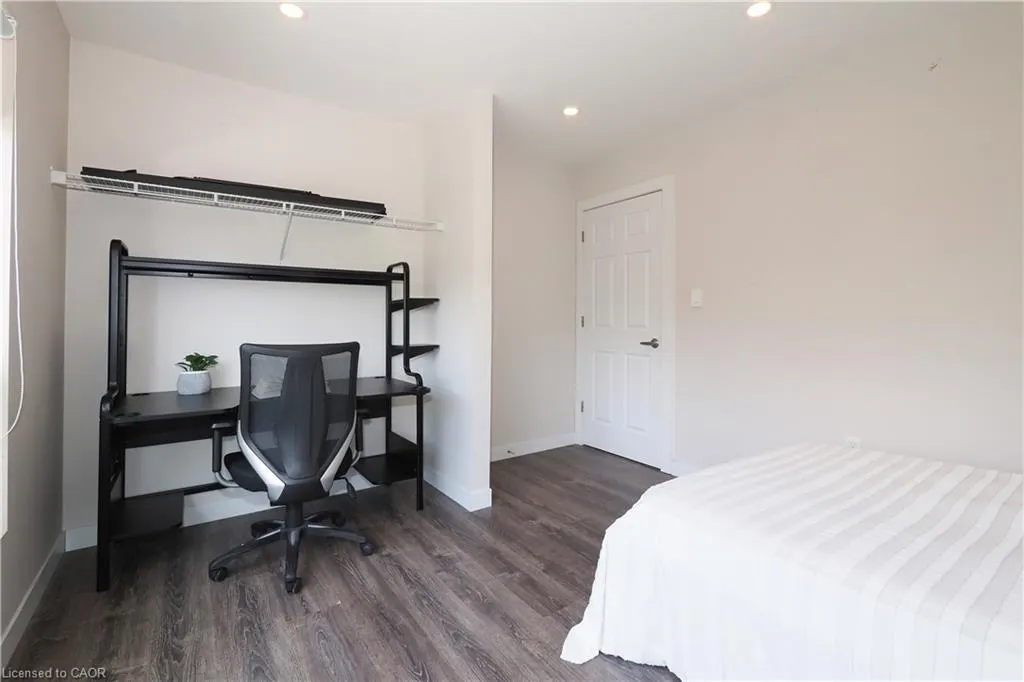 288 Albert Street #208