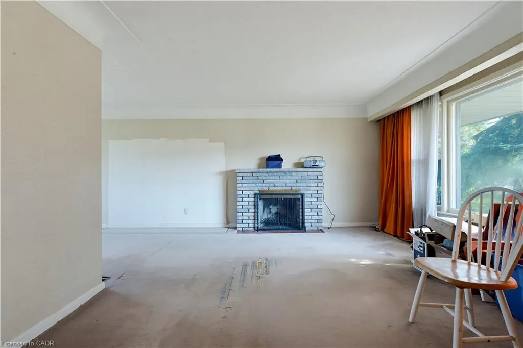 1023 North Service Road