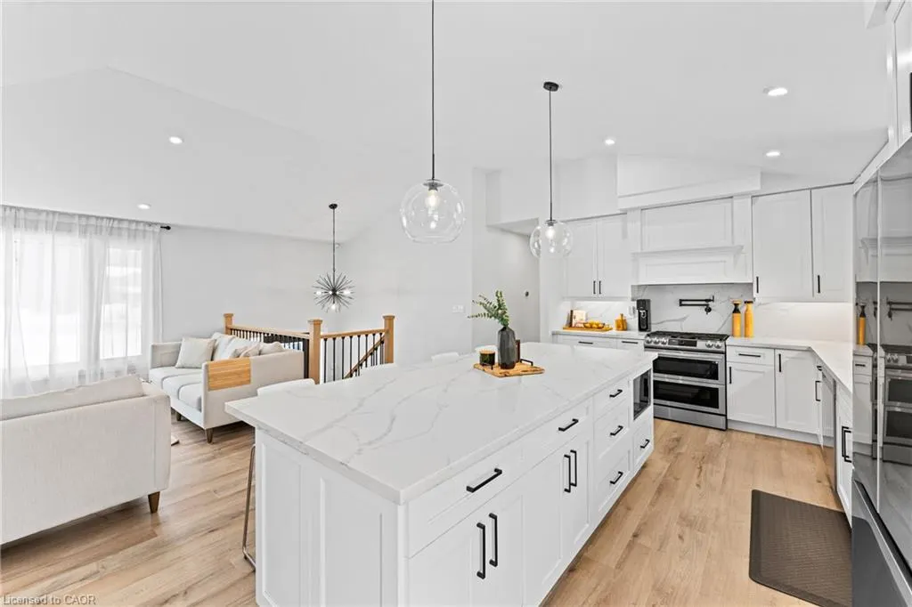 503 Wellington Road 7