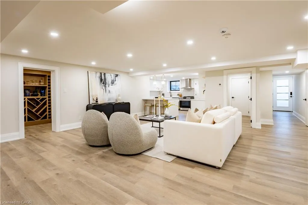841 Danforth Place