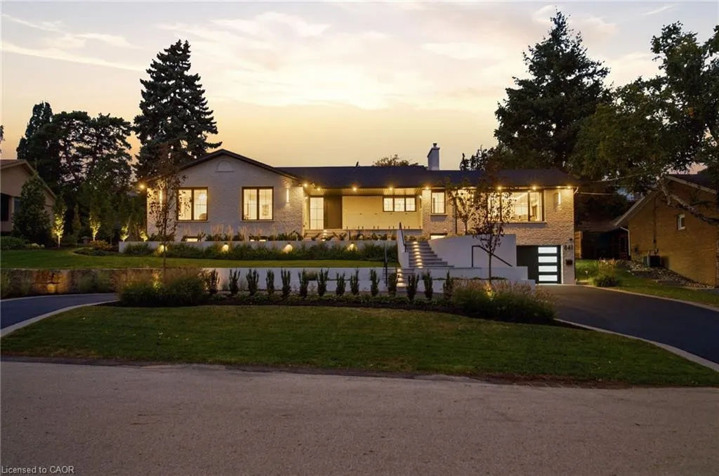841 Danforth Place
