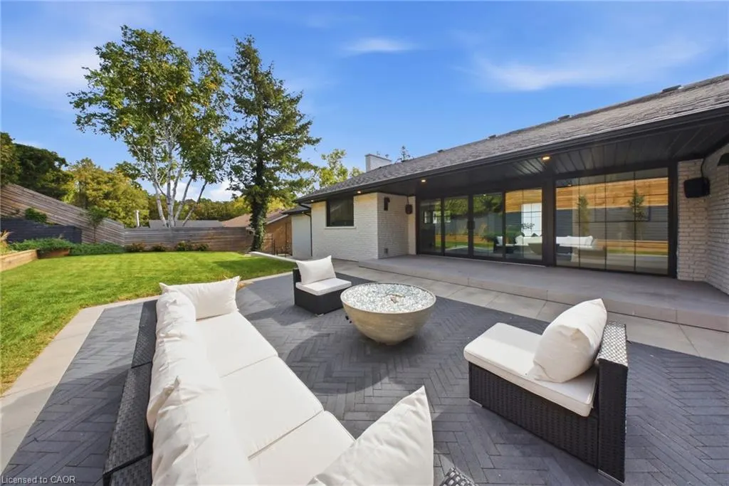 841 Danforth Place