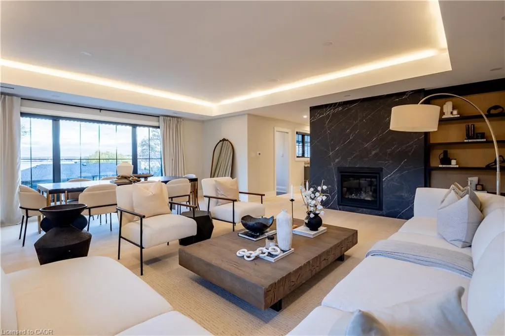 841 Danforth Place