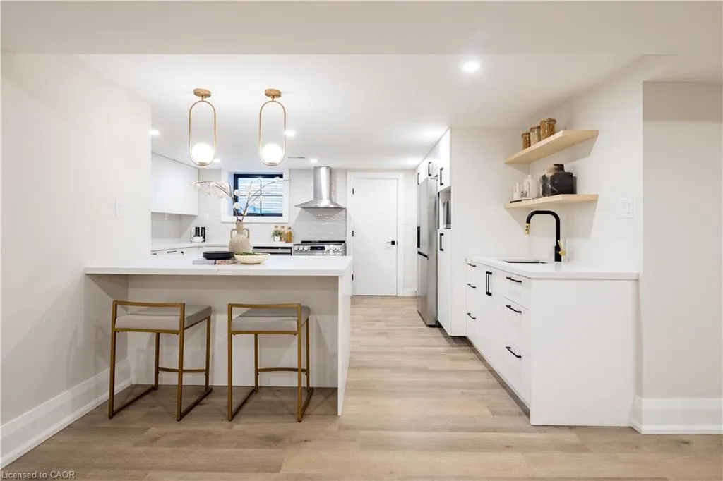 841 Danforth Place