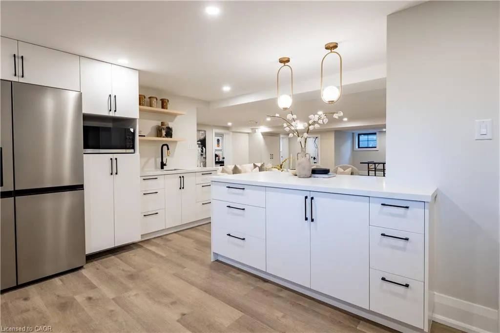 841 Danforth Place
