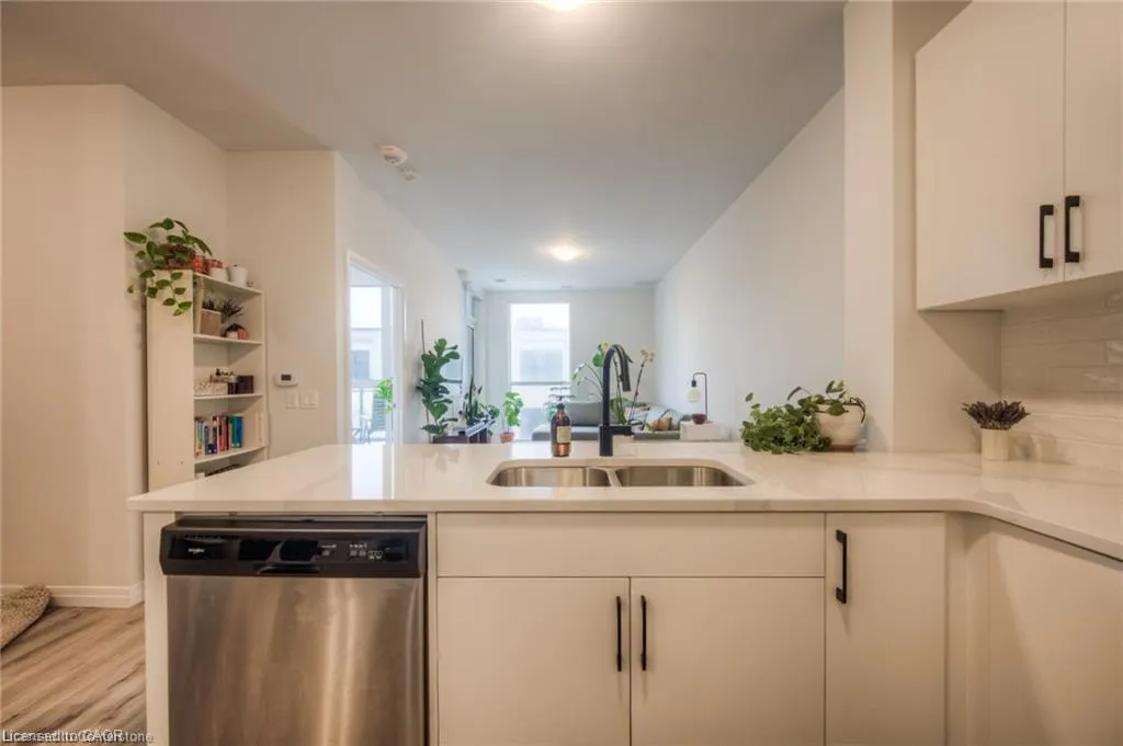 60 Charles Street W #307
