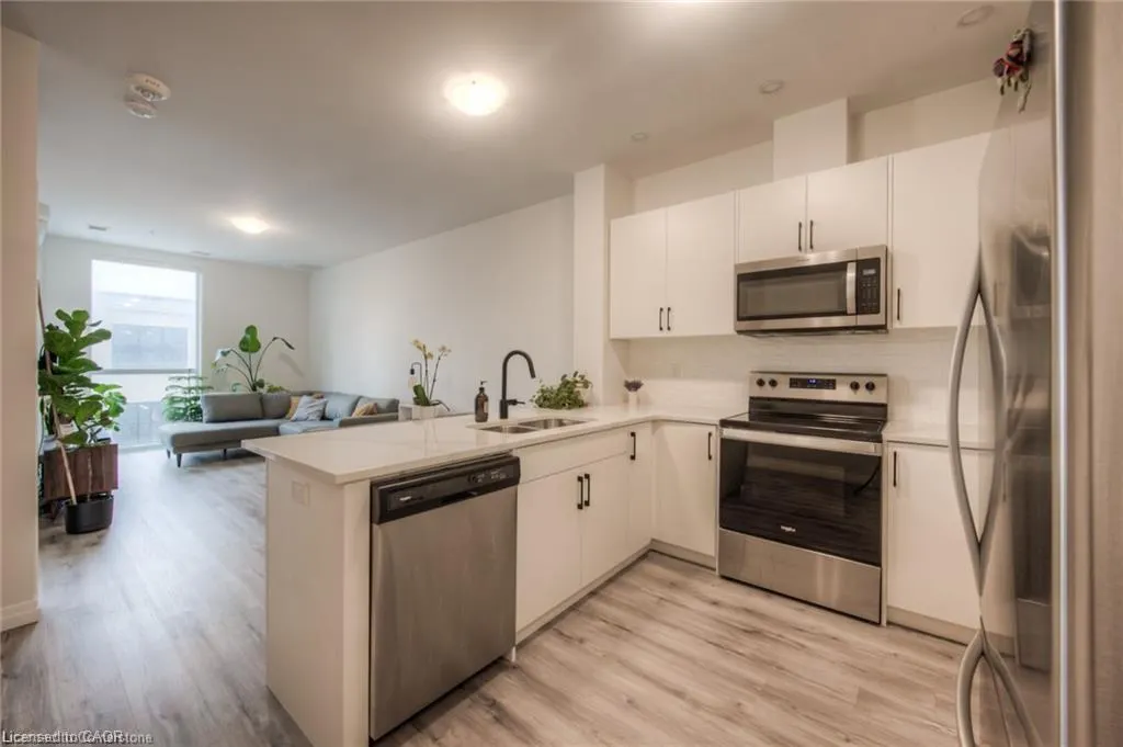 60 Charles Street W #307