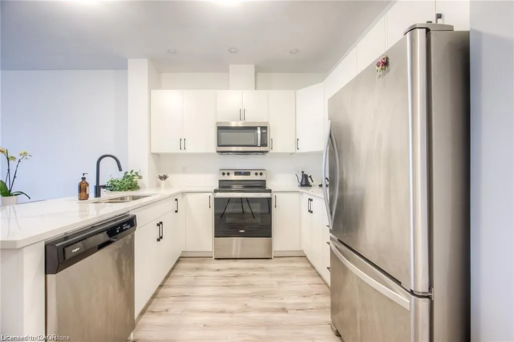 60 Charles Street W #307