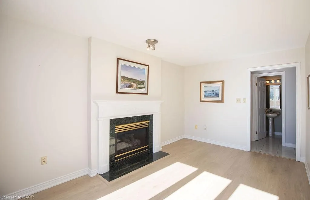 7 Falconridge Drive