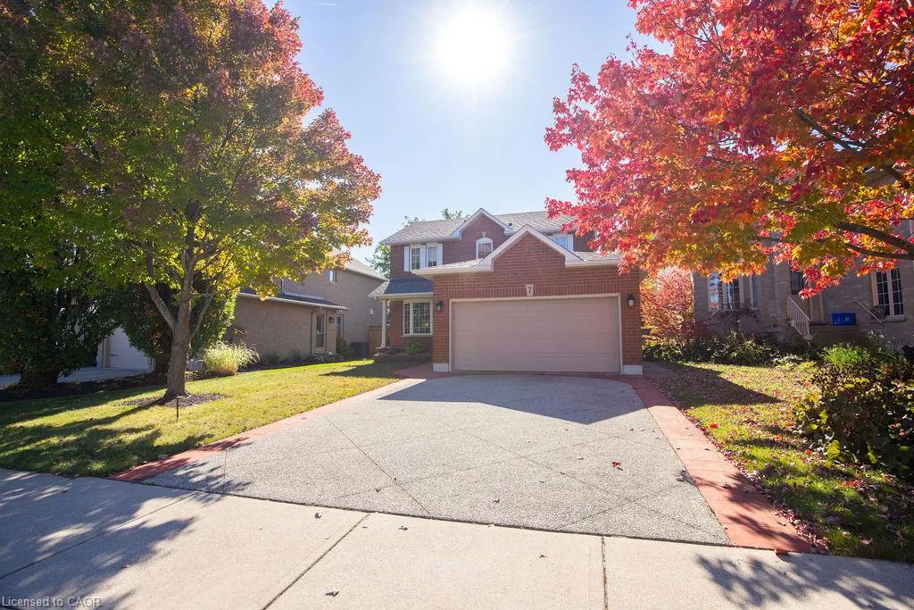 7 Falconridge Drive