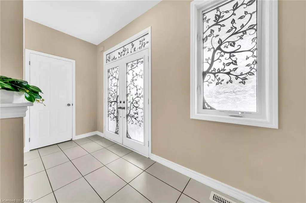 8541 Sweet Chestnut Drive