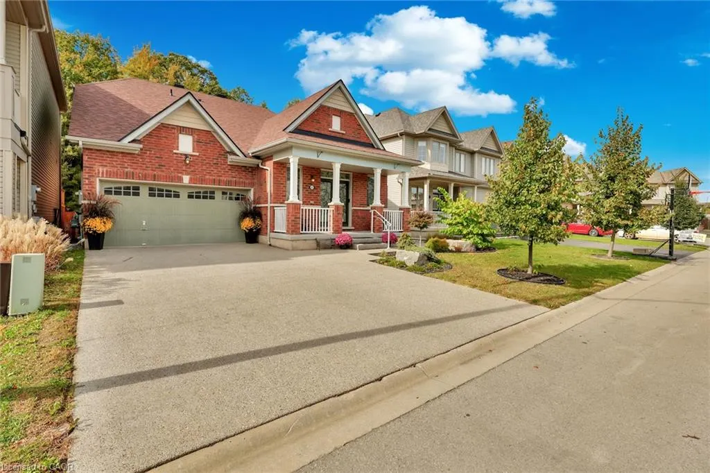 8541 Sweet Chestnut Drive