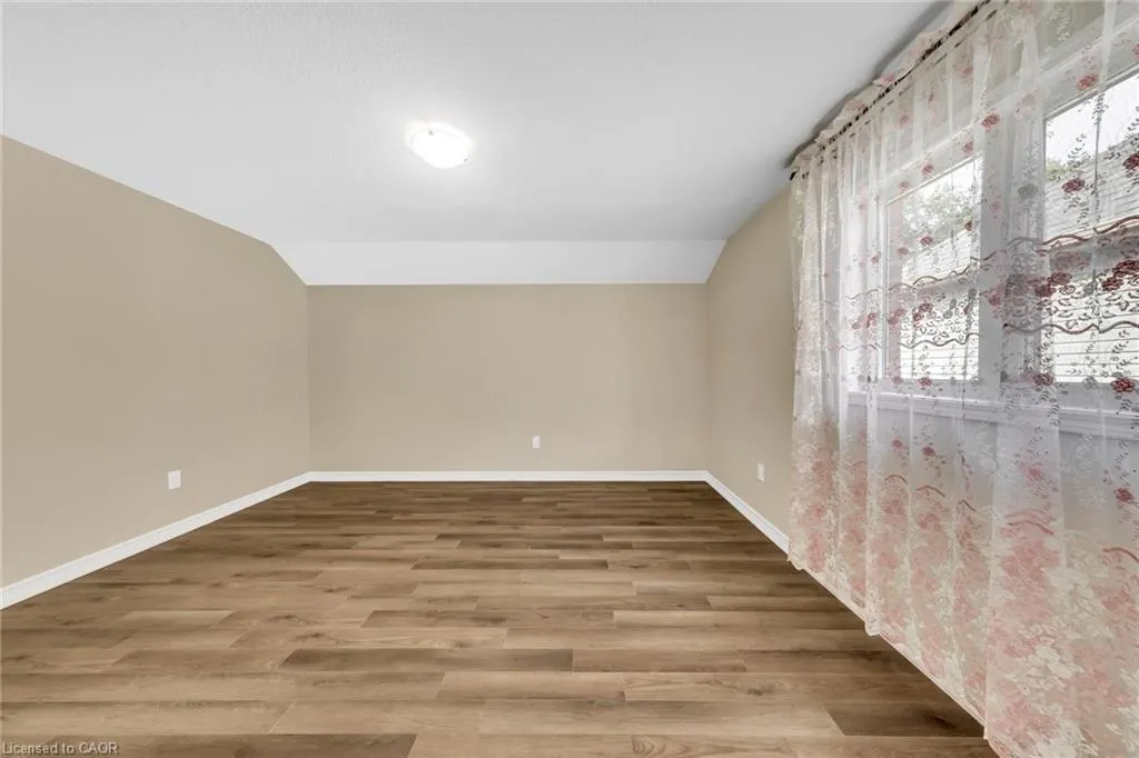 8541 Sweet Chestnut Drive
