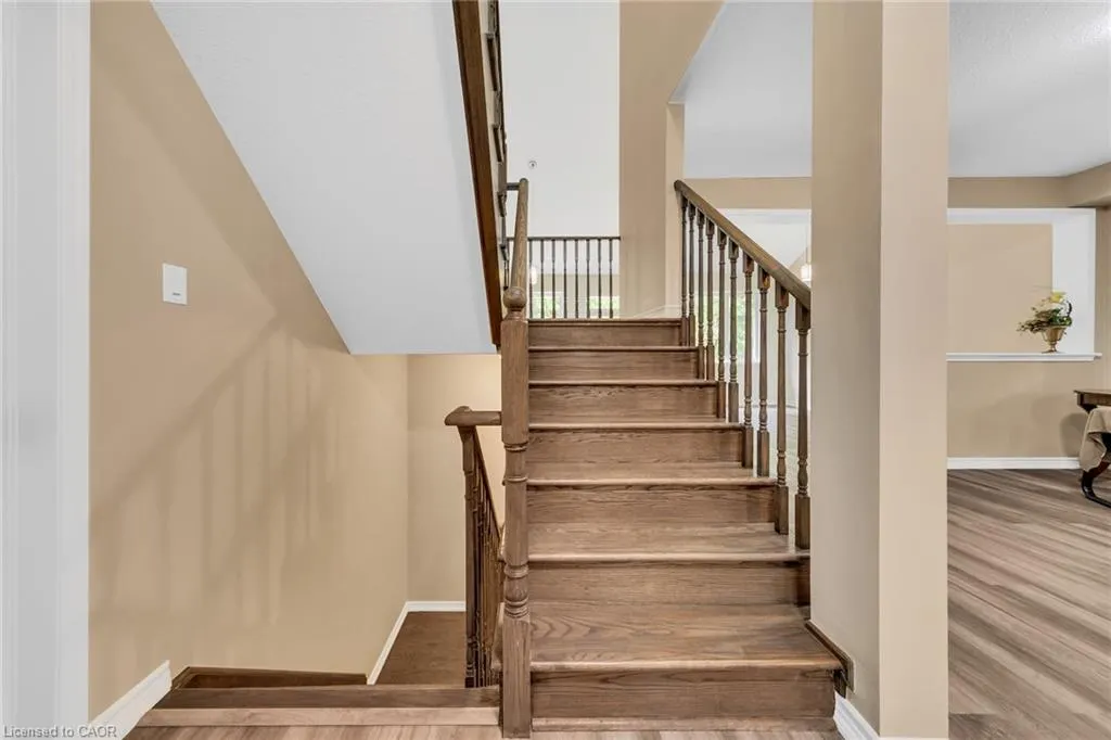 8541 Sweet Chestnut Drive