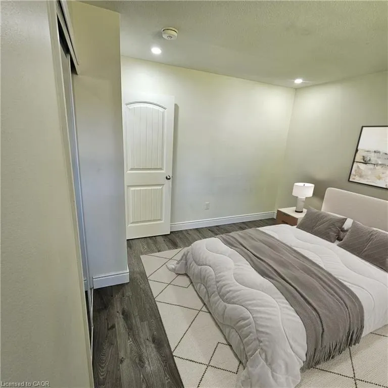 6 Patience Crescent #UPPER