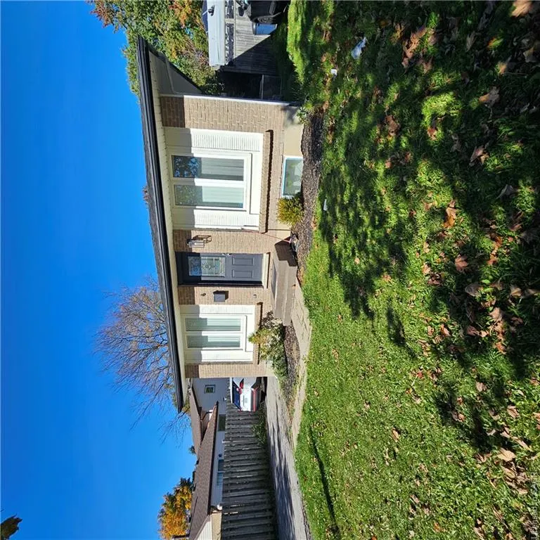 6 Patience Crescent #UPPER