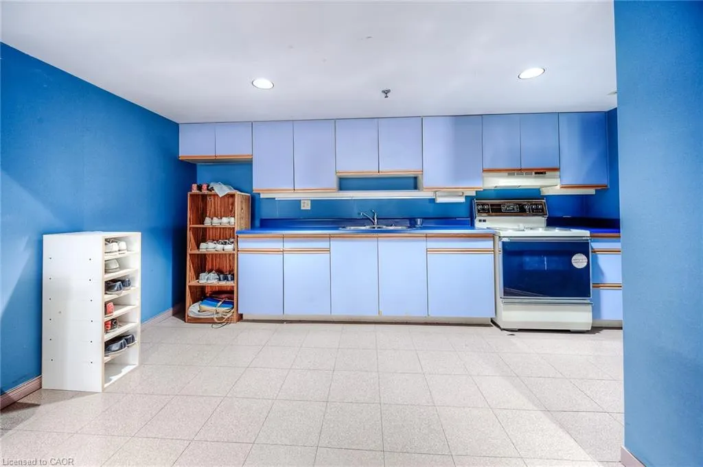 1414 King Street E #802